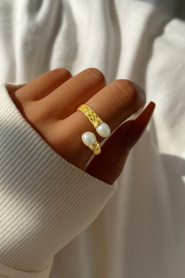 Anillo contrario de Plata 925 con Perlas. - Imagen 2